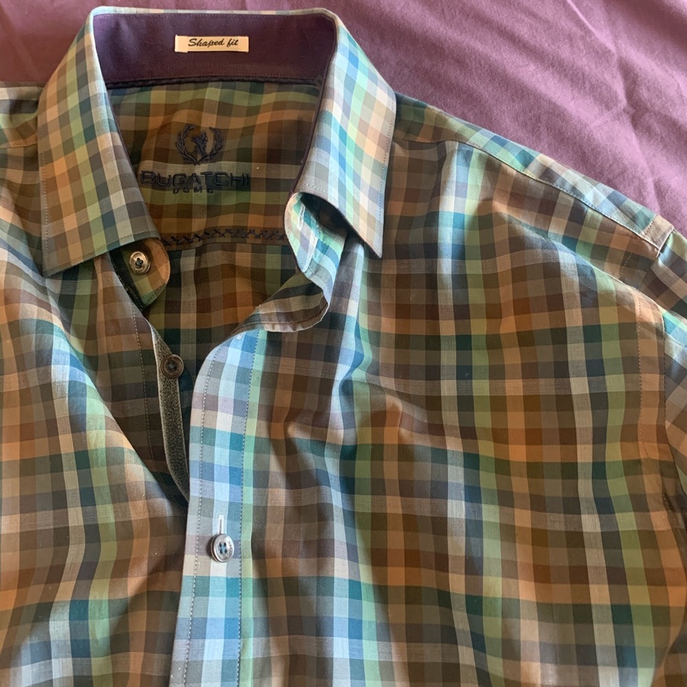 Bugatchi Button Up. Perfect Condition - image 1